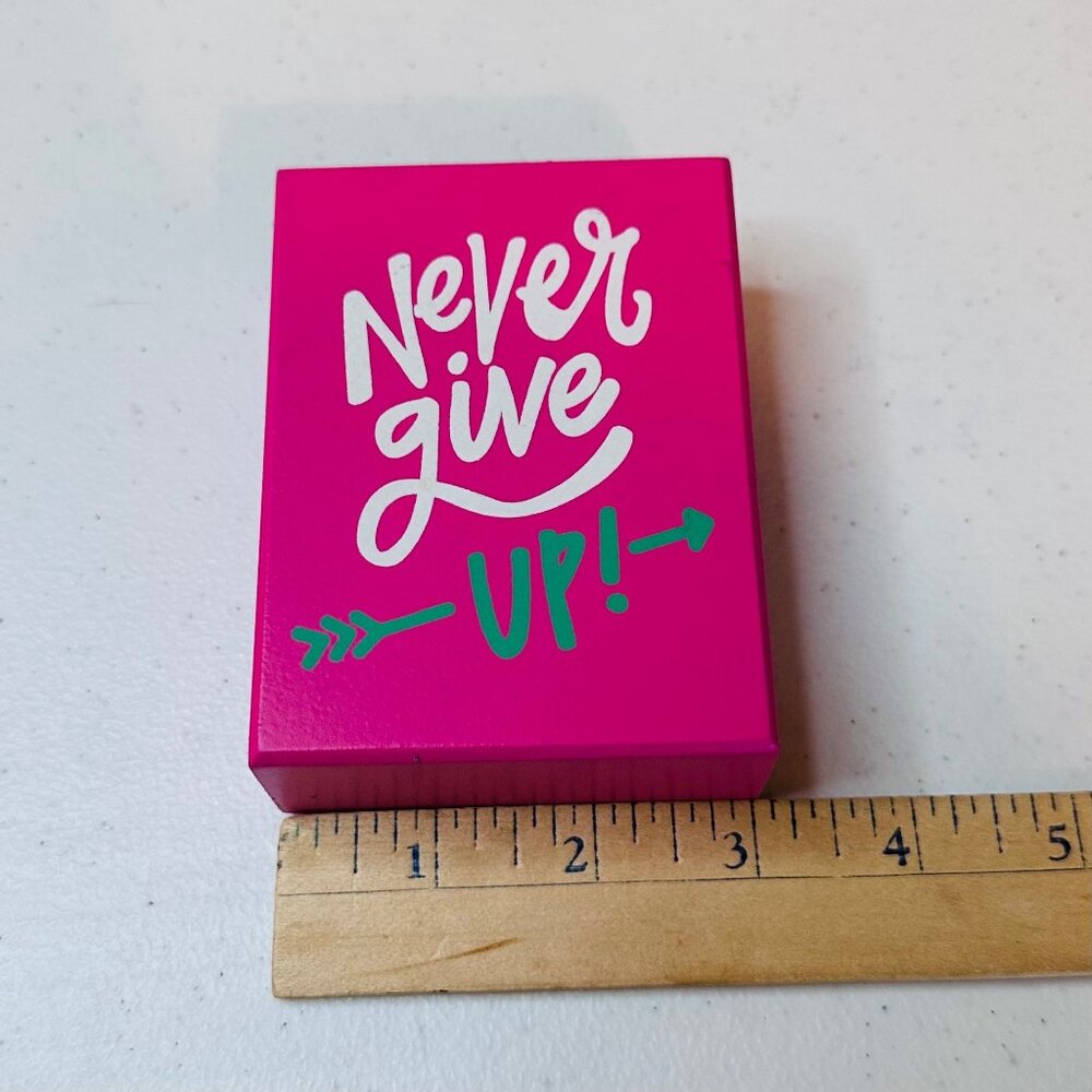 Motivational Pink Box Sign "Never Give Up" Table Decoration Sign Valentines Day - Picture 4 of 11